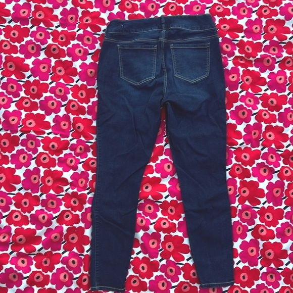 👖Torrid Premium Blue Denim Mid Rise Stretchy Distressed Jegging👖 - Picture 8 of 16